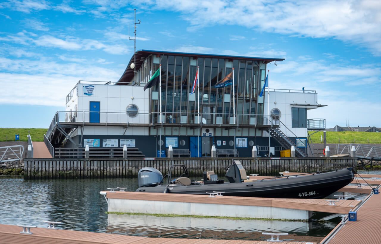 Waddenhaven Texel: havengebouw oudeschild texel, waddenhaven texel